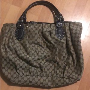 Selling Gucci bag